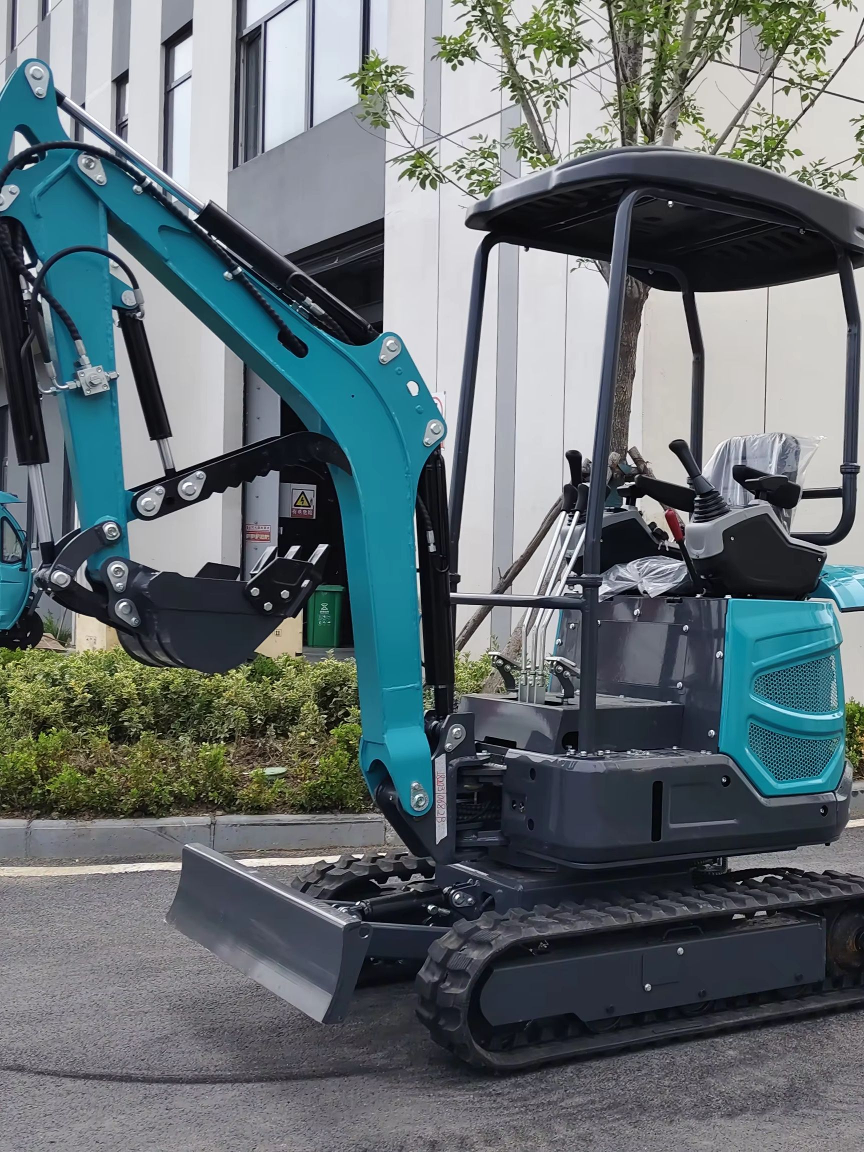 1.8 Ton Mini Excavator with At - Farming Pump For Agriculture review and price
